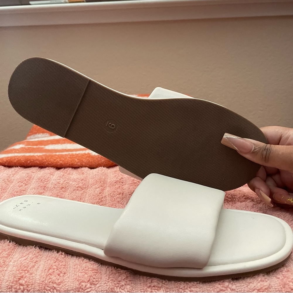 A New Day Sandals - Picture 3 of 3